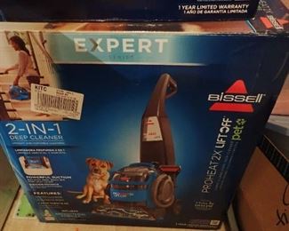 BISSELL PET CLEANER