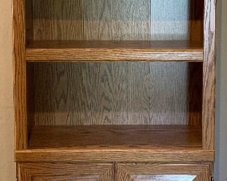 Bookcase w 2 Doors