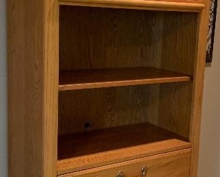 Bookcase Lighted w Glass Shelf