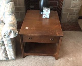 End table 55.90