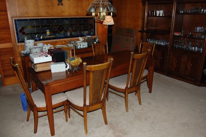 Mid Century Dining Table and 6 chairs
