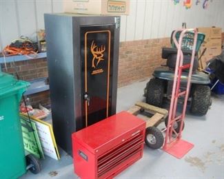 gun cabinet-it's empty--ouch