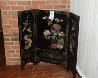 Japanese or Chinese inlaid screen