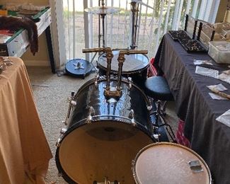 Drum Set (Pearl Forum Series)  Paiste PS3 Cymbals, Zildjain Cymbals  BUY IT NOW  $495.00