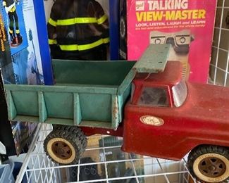 Dump Truck\Fireman Action Fig