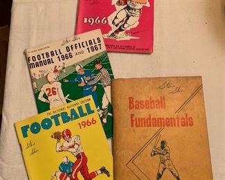 GREAT VINTAGE SPORTS COLLECTABLES 