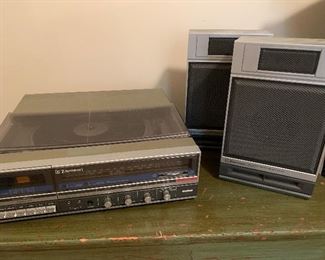 SEVERAL VINTAGE TURN TABLE / STEREO SYSTEMS