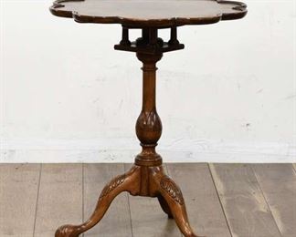 Baker Pie Crust Flip Top End Table