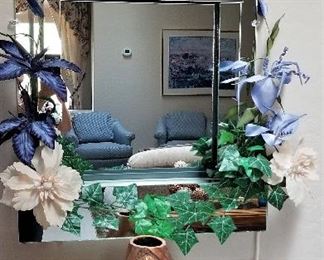 Mirrored wall water fountain