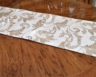 showing how beautiful the top of this dining table is. Table runner also for sale.