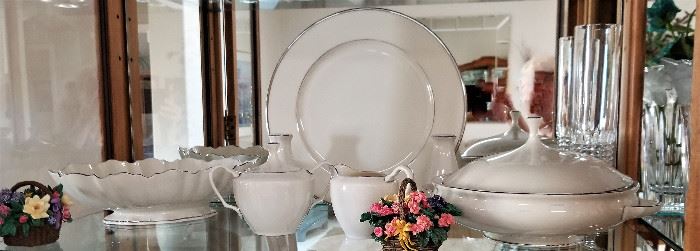 White Lenox dinnerware set
