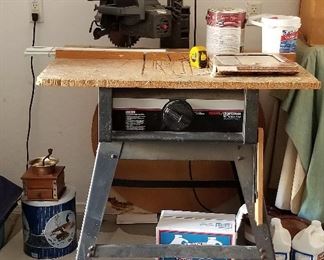 Radial arm saw and bench