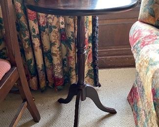Antique pedestal table