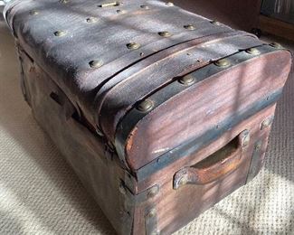 Antique Jenny Lind trunk