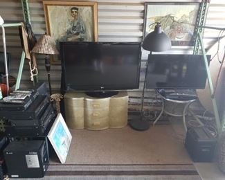 Flat screen t.vs
50 each
All will be pluged in and working