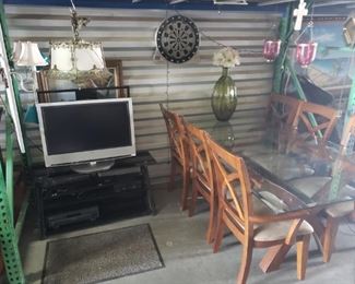 nice design dining table and 6