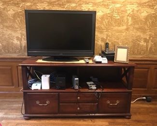 TV & stand 