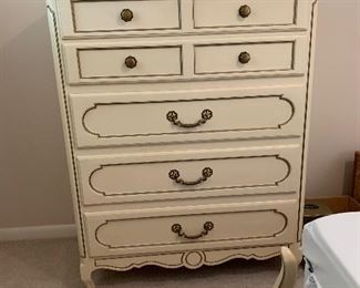 #78 Century French provincial chest of drawers 5 drawers 38"x19"x46" $125.00