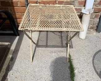 #95 Square outdoor side table $5.00