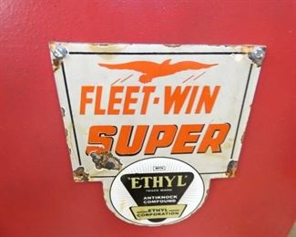 VIEW 3 PORC. FLEETWING SIGN 