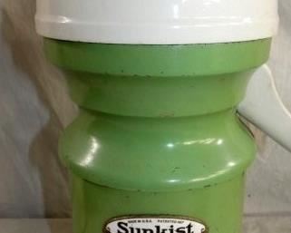 ENAMEL SUNKIST JUICER 