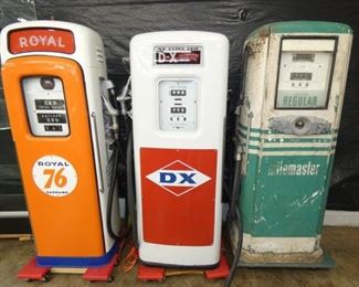 GROUP PICTURE GAS PUMPS