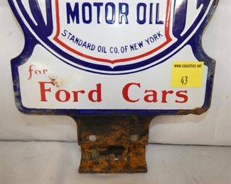 VIEW 3 PORC. FORD CARS PUMP PLATE 