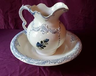 Arnels Pottery Pitcher and Basin