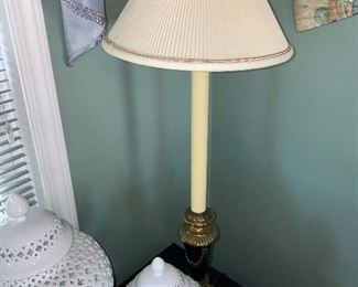 $40 VINTAGE TABLE LAMP- 2 AVAILABLE
