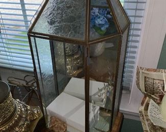 $20 SMALL GLASS AND MATAL DISPLAY CABINET 
