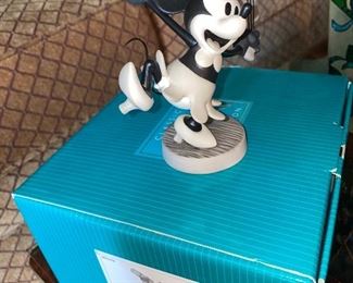 $75 Artist signed Disney Minnie’s Debut steamboat willie figurine 1229502 