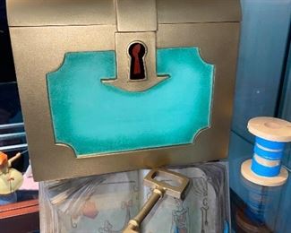 $45 WDCC Disney-Mickey and the Beanstalk-Willie's Chest