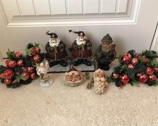 https://ctbids.com/#!/description/share/537573 2 Matching Santa's, 4 Mismatch Santa's, and 8 Decor Pieces. Some of the measurements for the bigger items are in the photos. Others are smaller than those. See photos for details. All in good condition.
