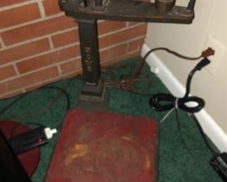Antique Counter top scale