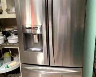 Kenmore Top Mount/Bottom Freezer