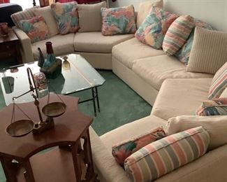 Great sectional couch in pristine condition