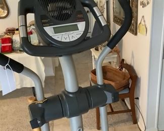 Space Saver Pro Form Ecliptical 890