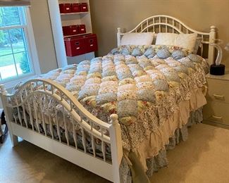 White Queen Spindle head & Foot Board with side Rails