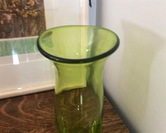 vase green