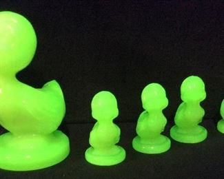 #2 VTG. MOSSER URANIUM VASELINE DUCKS AND DUCKLINGS