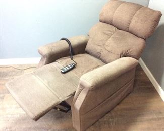 PRIDE ELECTRIC LIFT RECLINER