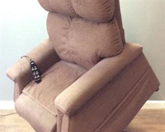 PRIDE ELECTRIC LIFT RECLINER