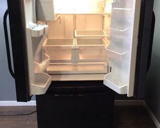 FRIGIDAIRE REFRIGERATOR FRENCH DOOR