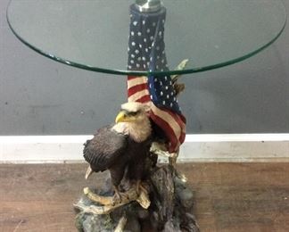 EAGLE MOLD SCULPTURE ACCENT TABLE