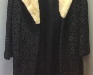 GENUINE VTG. ONIEL’S FUR SALON