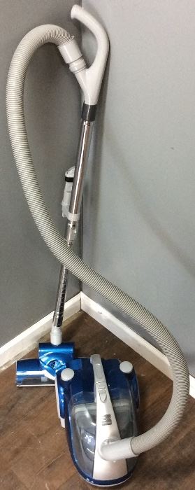 KENMORE BAGLESS CANISTER VACUUM