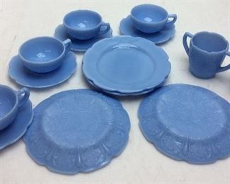 VINTAGE CHERRY CHILD’S TEA SET