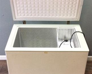 AVANTI FREEZER, LIKE NEW