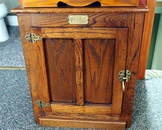 White Clad Solid Wood Ice Box, 24"x21.5"x16"