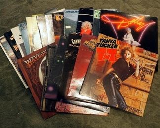 Country Western Record Albums, Including Willie Nelson, Dolly Parton, Merle Haggard, Kenny Rodgers, Olivia Newton John And More, Qty 19 Records